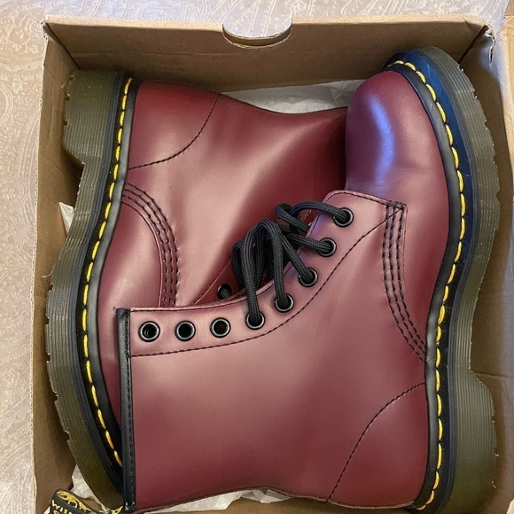 Dr. Marten 1460 8-Eye Boot in Cherry Red NEW - Picture 3 of 7